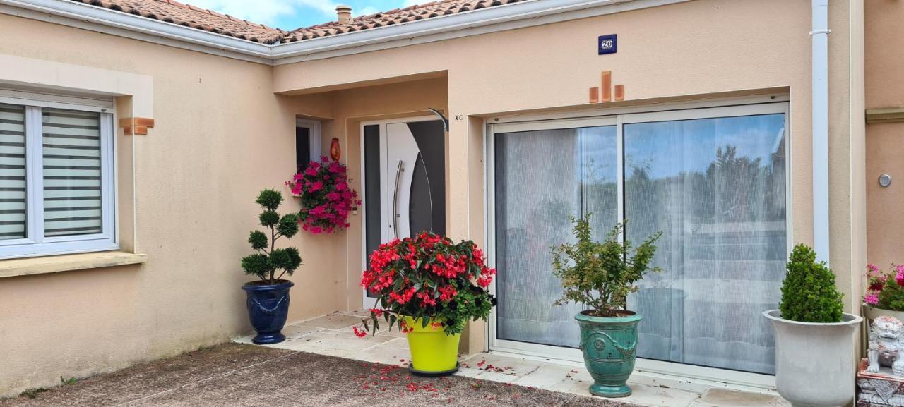 2 logements séparés indépendants jusqu'à 5 personnes, piscine chauffée à 3 min du Puy du Fou Les Épesses Esterno foto