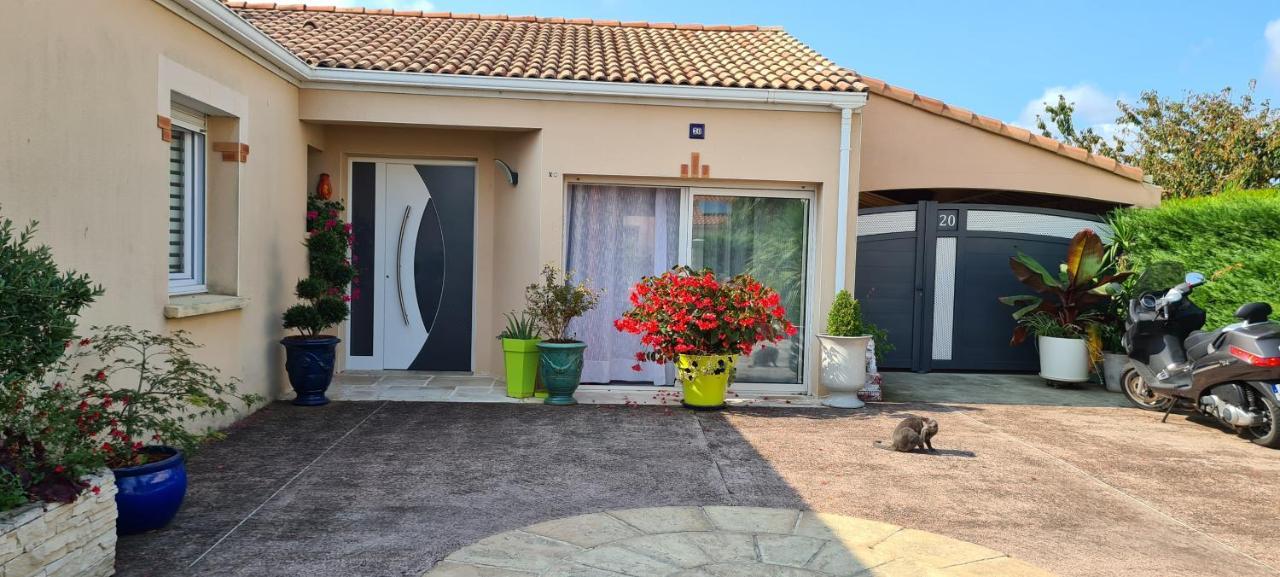 2 logements séparés indépendants jusqu'à 5 personnes, piscine chauffée à 3 min du Puy du Fou Les Épesses Esterno foto