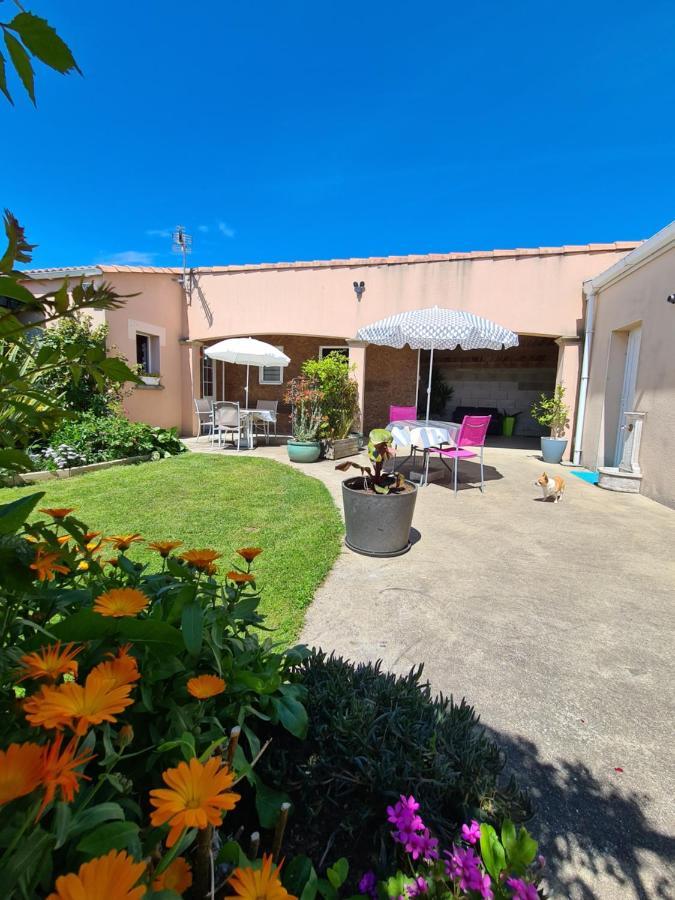 2 logements séparés indépendants jusqu'à 5 personnes, piscine chauffée à 3 min du Puy du Fou Les Épesses Esterno foto
