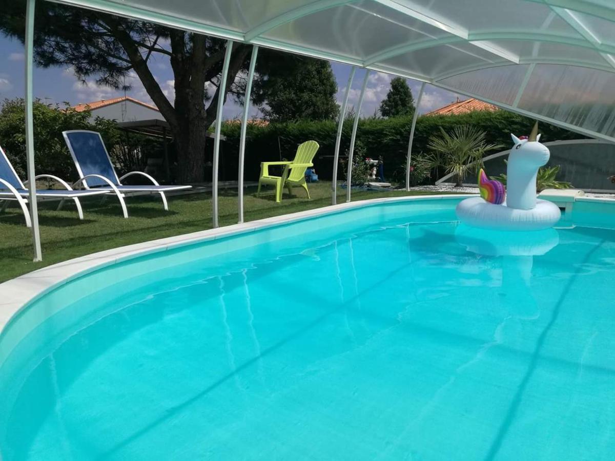 2 logements séparés indépendants jusqu'à 5 personnes, piscine chauffée à 3 min du Puy du Fou Les Épesses Esterno foto