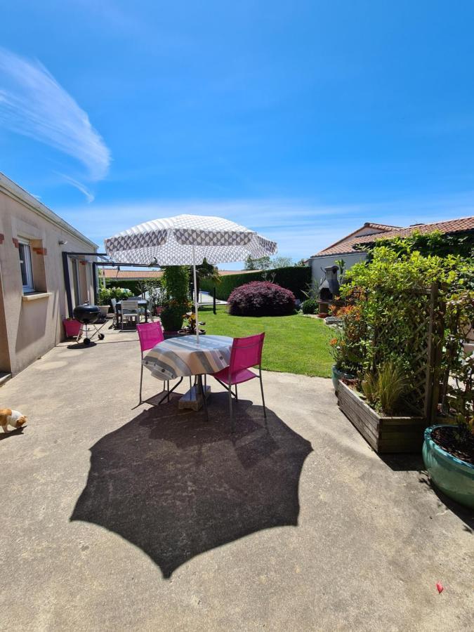2 logements séparés indépendants jusqu'à 5 personnes, piscine chauffée à 3 min du Puy du Fou Les Épesses Esterno foto