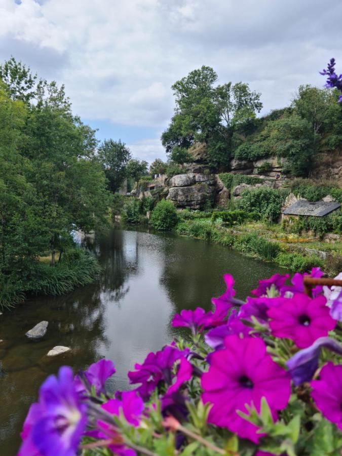 2 logements séparés indépendants jusqu'à 5 personnes, piscine chauffée à 3 min du Puy du Fou Les Épesses Esterno foto