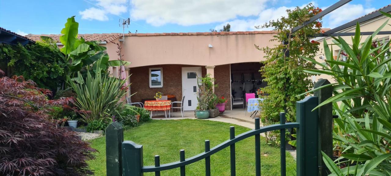 2 logements séparés indépendants jusqu'à 5 personnes, piscine chauffée à 3 min du Puy du Fou Les Épesses Esterno foto