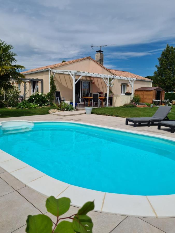 2 logements séparés indépendants jusqu'à 5 personnes, piscine chauffée à 3 min du Puy du Fou Les Épesses Esterno foto