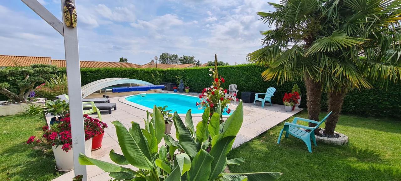 2 logements séparés indépendants jusqu'à 5 personnes, piscine chauffée à 3 min du Puy du Fou Les Épesses Esterno foto